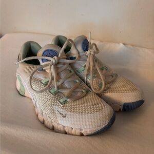 Women’s Nike Metcon 5s